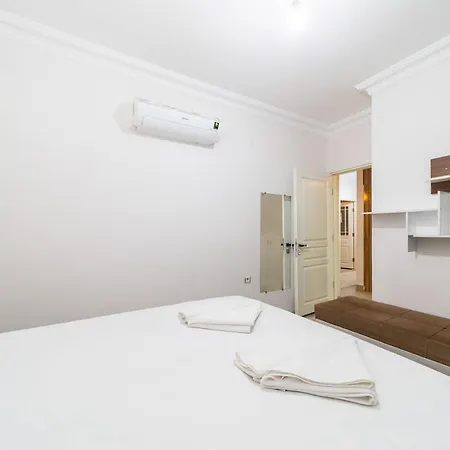Spacious Apartment Near Shopping Malls In Kepez, Antalya